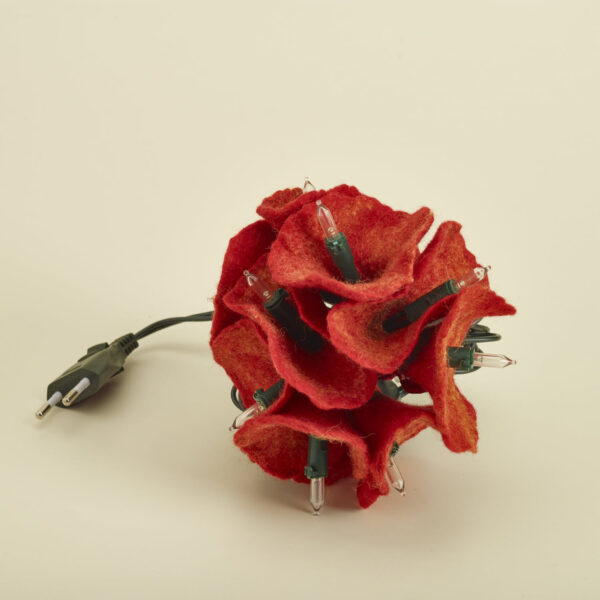 Lichterkette Filzblumen rot
